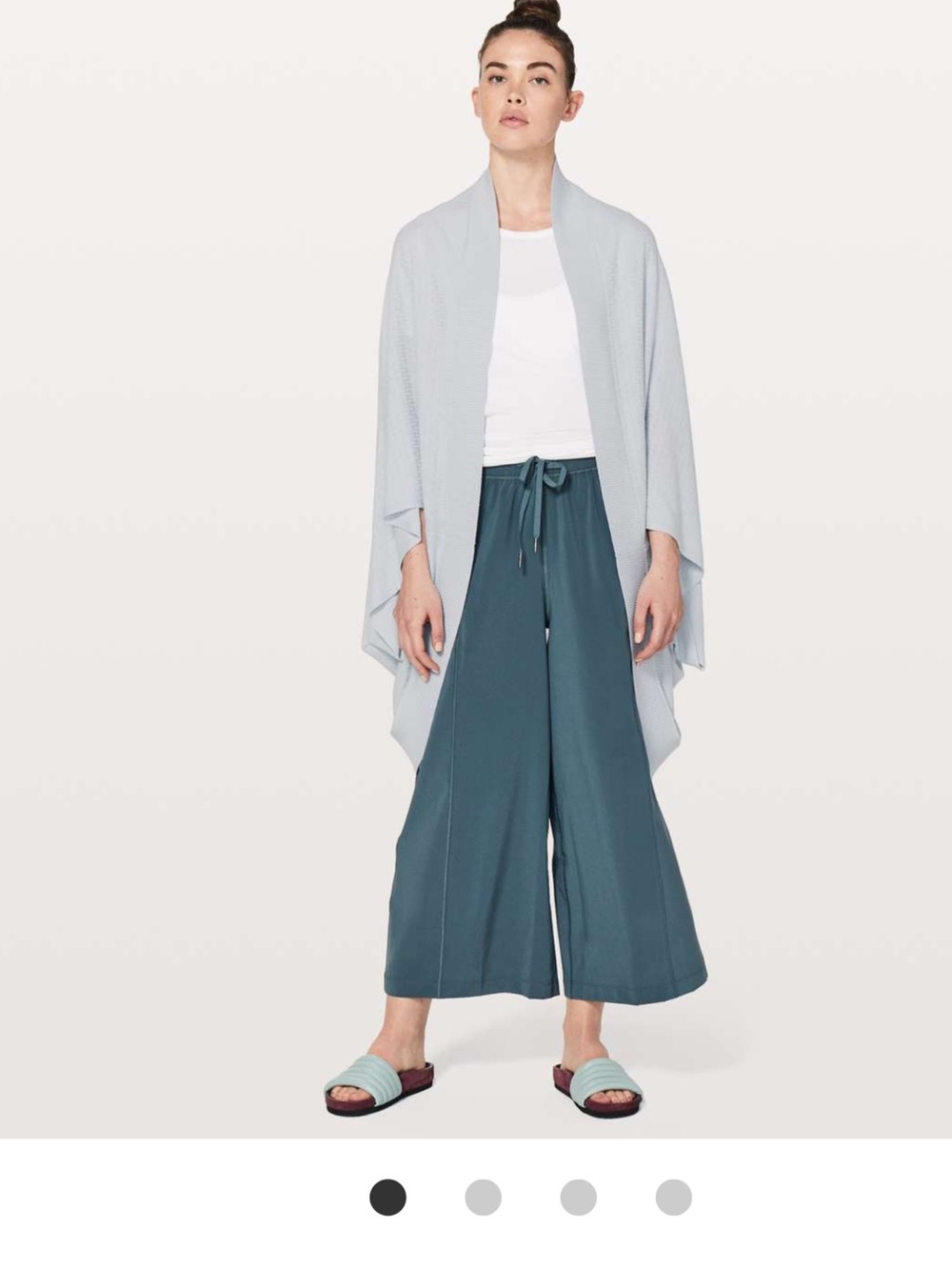 lululemon athletica Stillness Wrap in Silver Fox